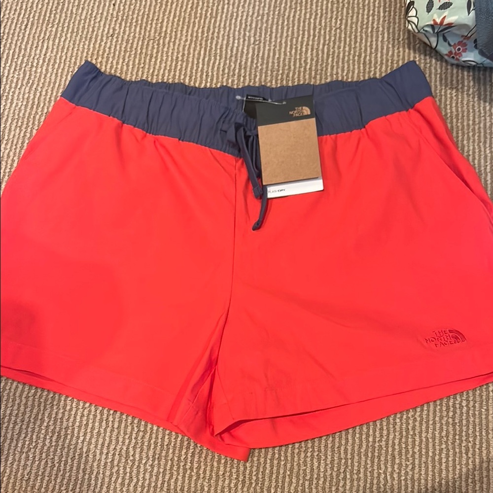 NWT The North Face Vibrant Red and Dark Gray summer Shorts size large